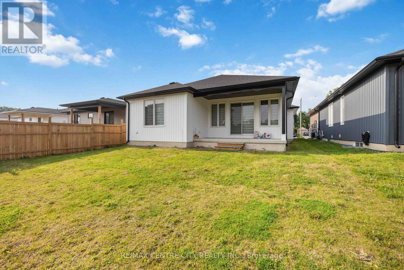 195 Essex Street, Sarnia, Ontario  N7S 0C2 - Photo 25 - X12181882