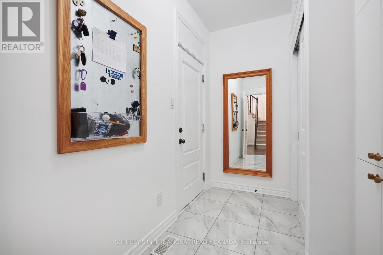 727 Bunchberry Way, Ottawa, Ontario  K1T 3T8 - Photo 13 - X12156339