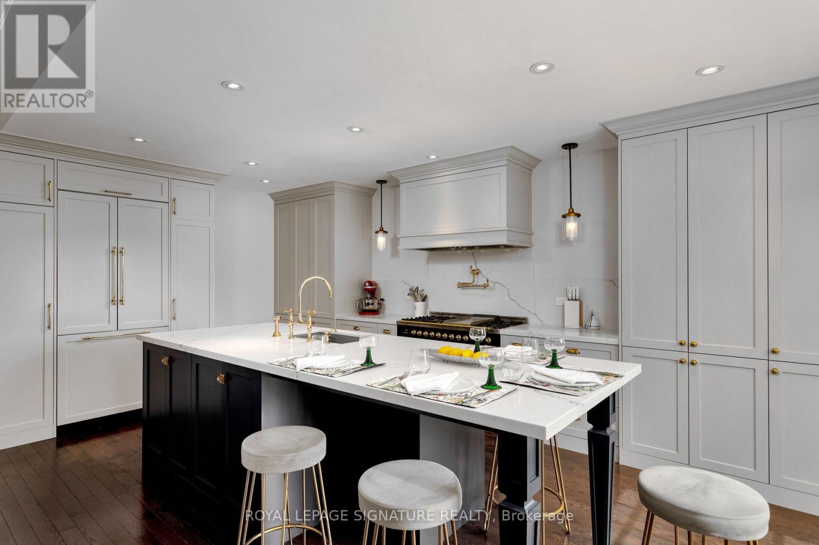 37 CHAO CRESCENT, Richmond Hill, Ontario