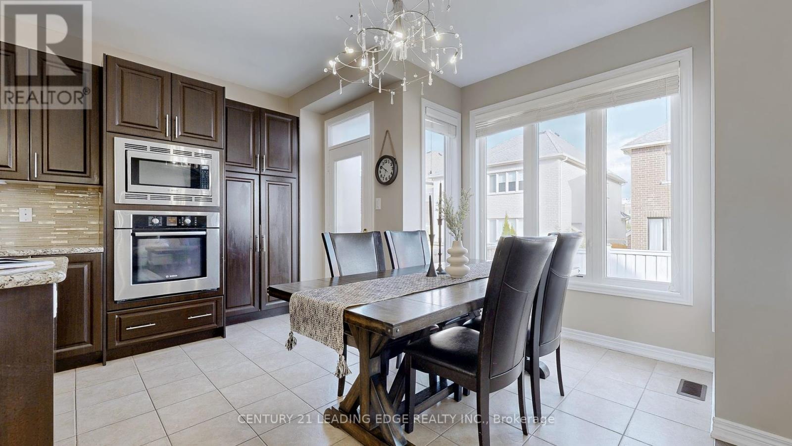 6 Kellington Trail, Whitchurch-Stouffville (Stouffville), Ontario  L4A 7X3 - Photo 11 - N12212656