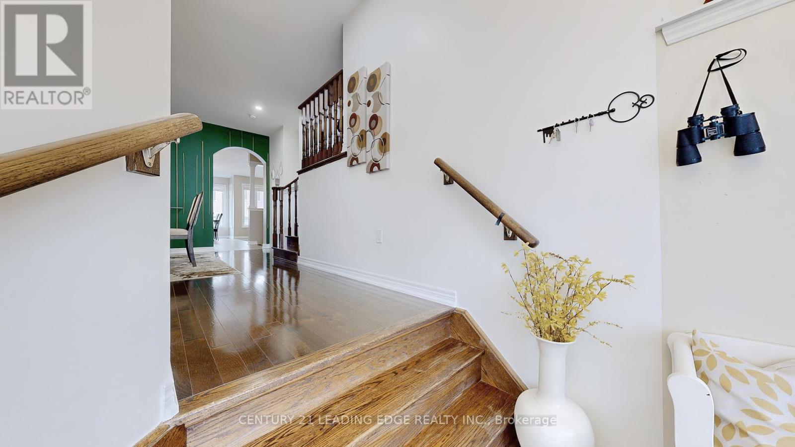 6 Kellington Trail, Whitchurch-Stouffville (Stouffville), Ontario  L4A 7X3 - Photo 3 - N12212656