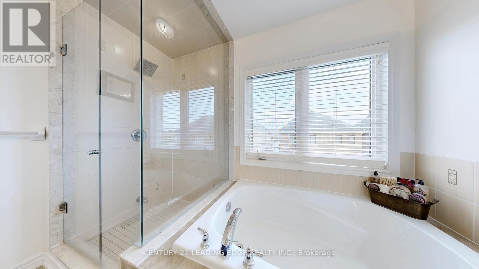 6 Kellington Trail, Whitchurch-Stouffville (Stouffville), Ontario  L4A 7X3 - Photo 33 - N12212656