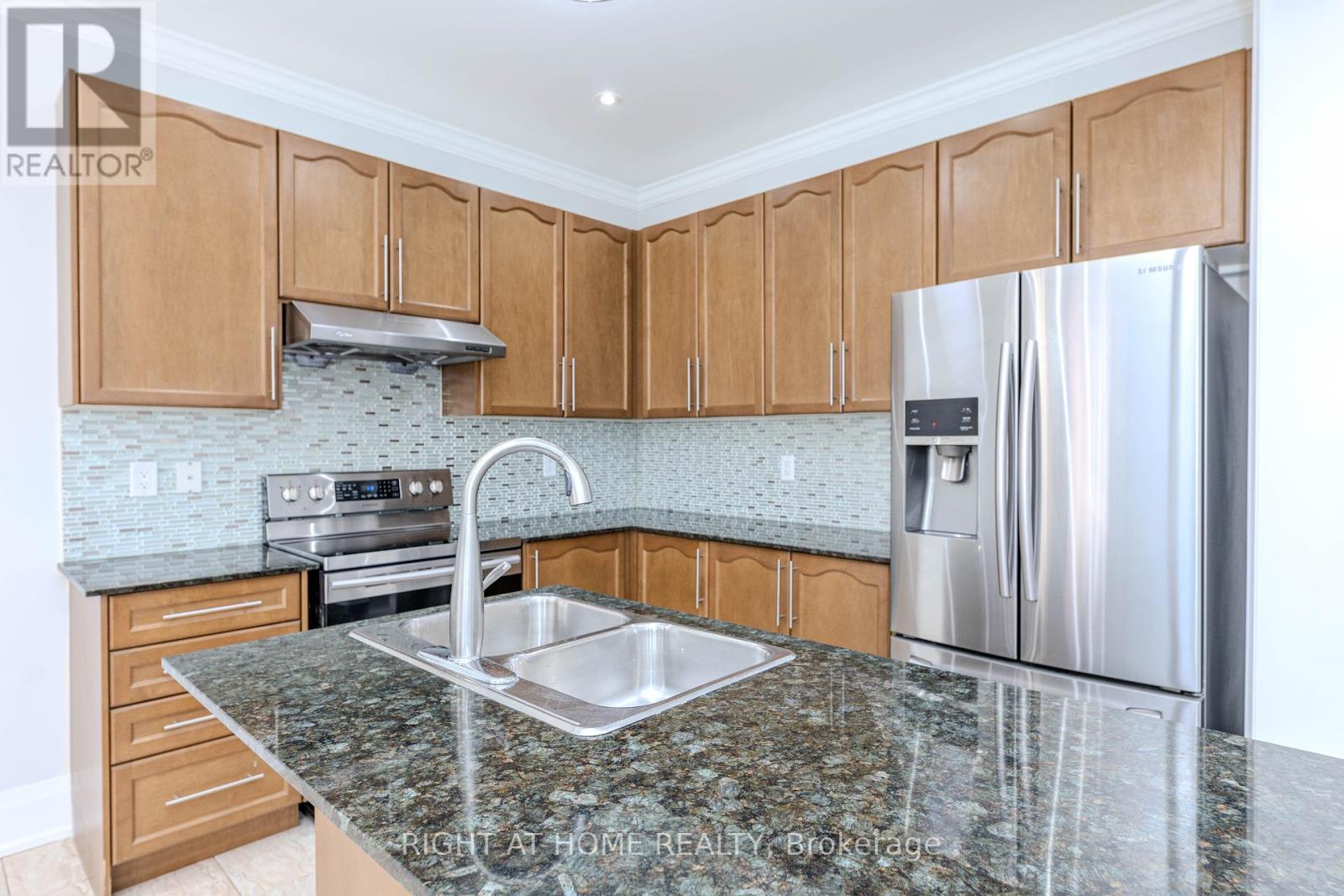 36 Herzl Street, Vaughan (Kleinburg), Ontario  L4H 3Y4 - Photo 17 - N12212684