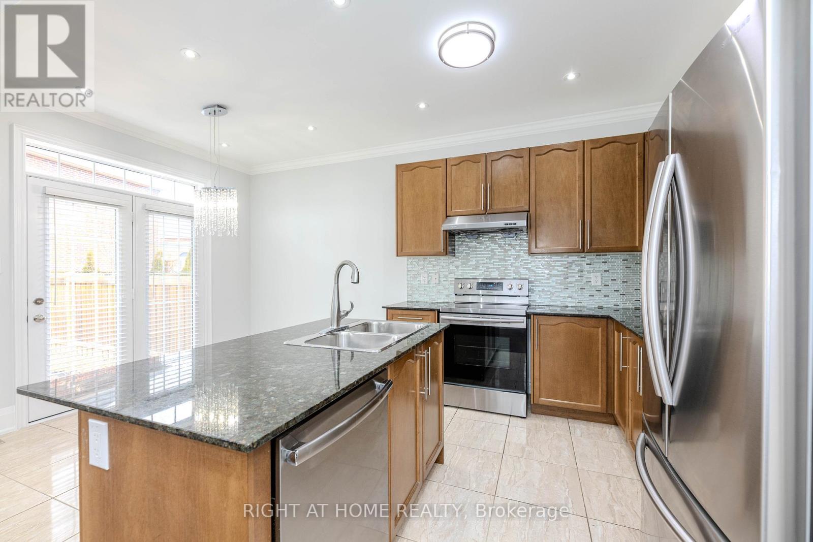 36 Herzl Street, Vaughan (Kleinburg), Ontario  L4H 3Y4 - Photo 18 - N12212684