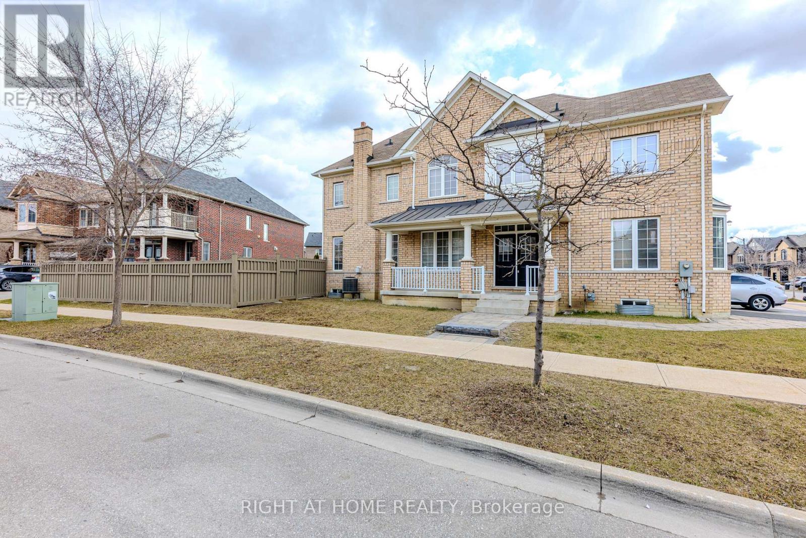 36 Herzl Street, Vaughan (Kleinburg), Ontario  L4H 3Y4 - Photo 2 - N12212684