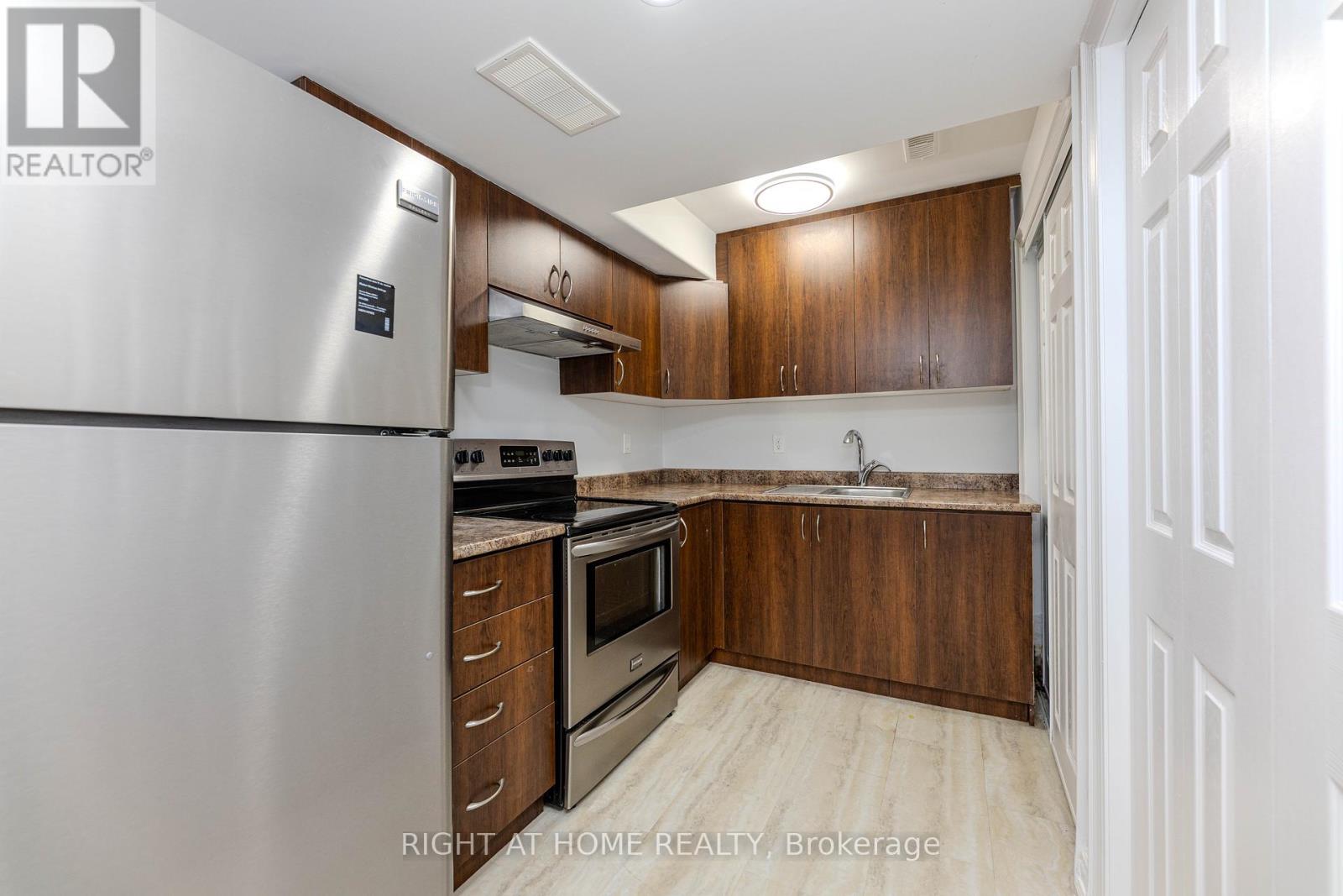 36 Herzl Street, Vaughan (Kleinburg), Ontario  L4H 3Y4 - Photo 45 - N12212684