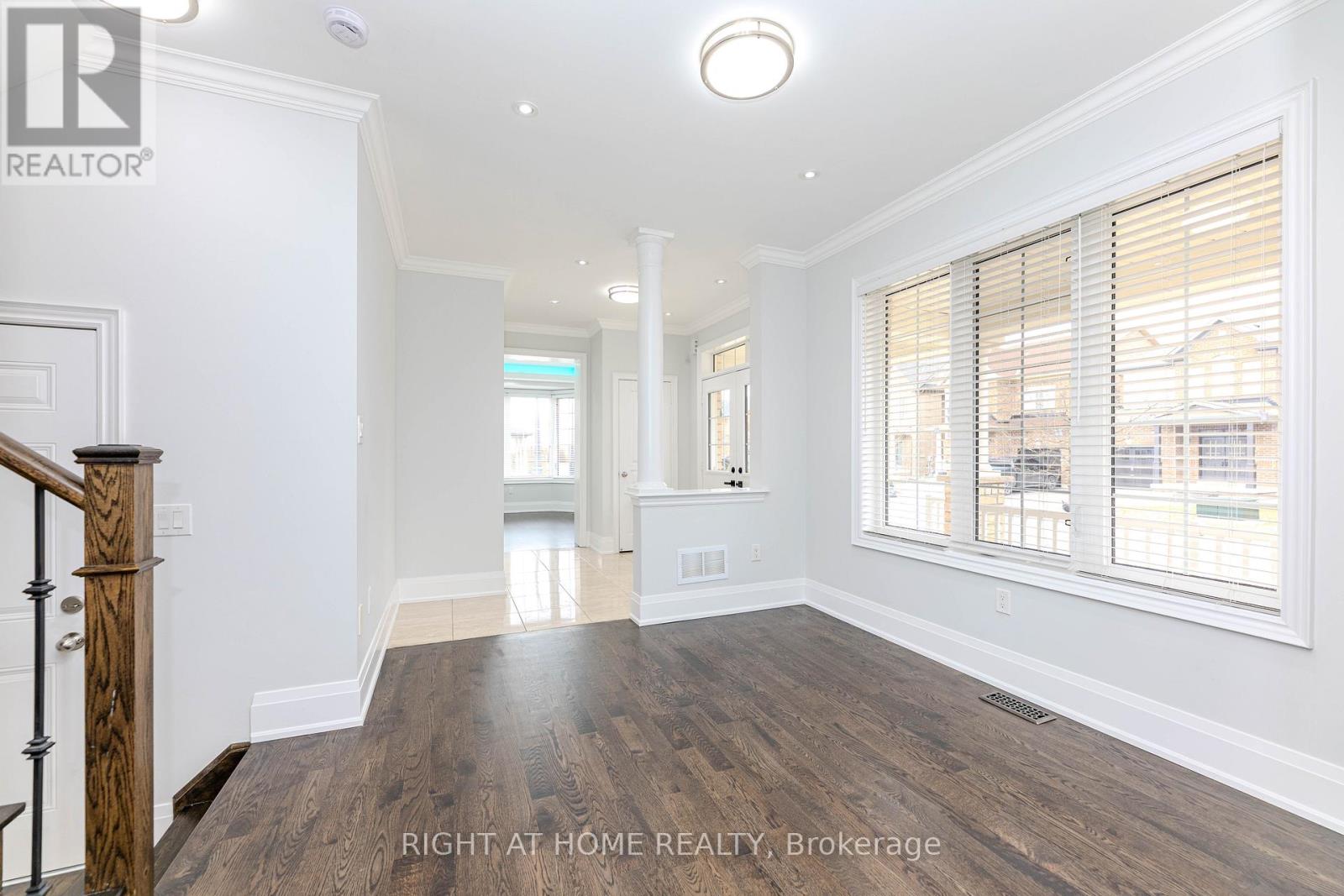 36 Herzl Street, Vaughan (Kleinburg), Ontario  L4H 3Y4 - Photo 8 - N12212684