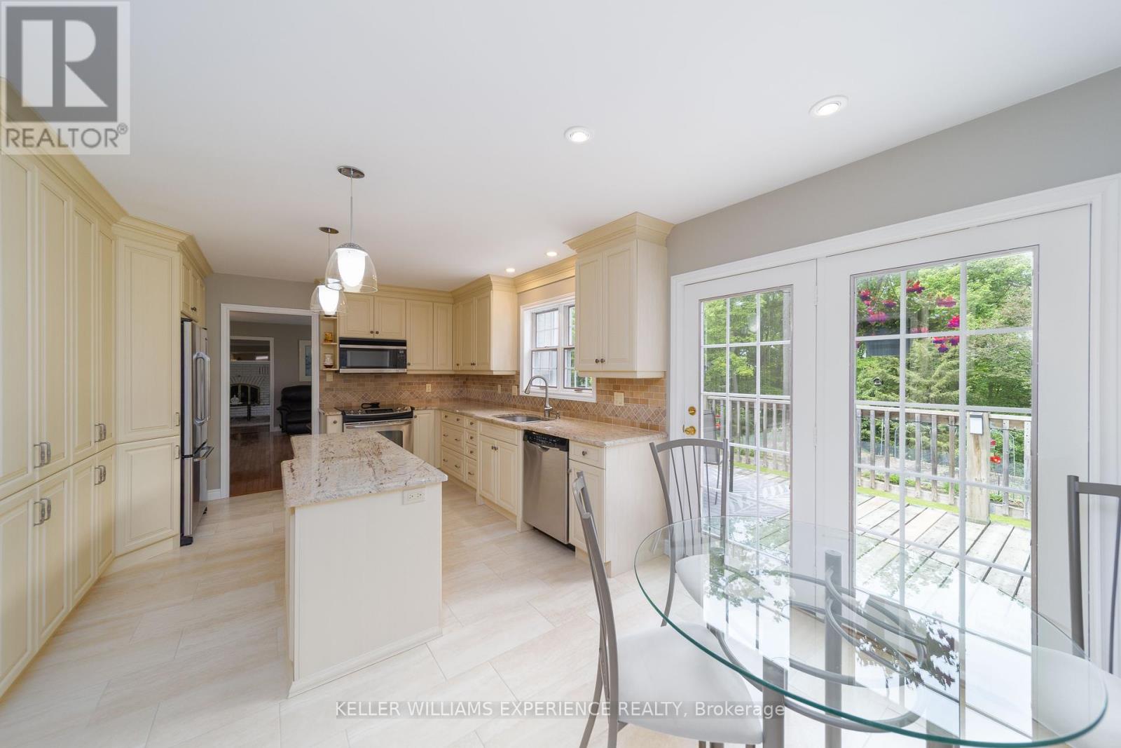1836 Quantz Crescent, Innisfil, Ontario  L9S 1X2 - Photo 14 - N12212691