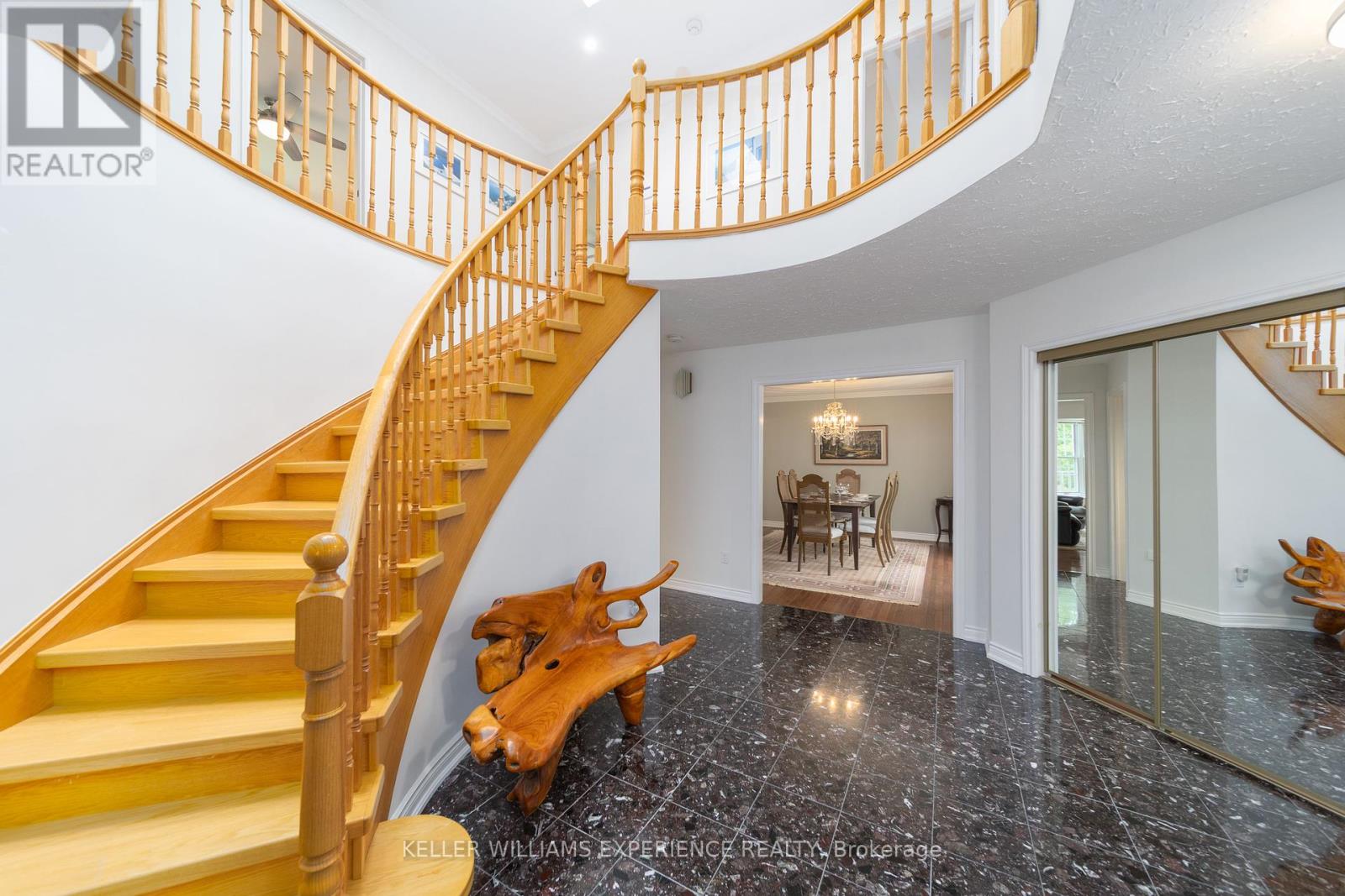 1836 Quantz Crescent, Innisfil, Ontario  L9S 1X2 - Photo 5 - N12212691