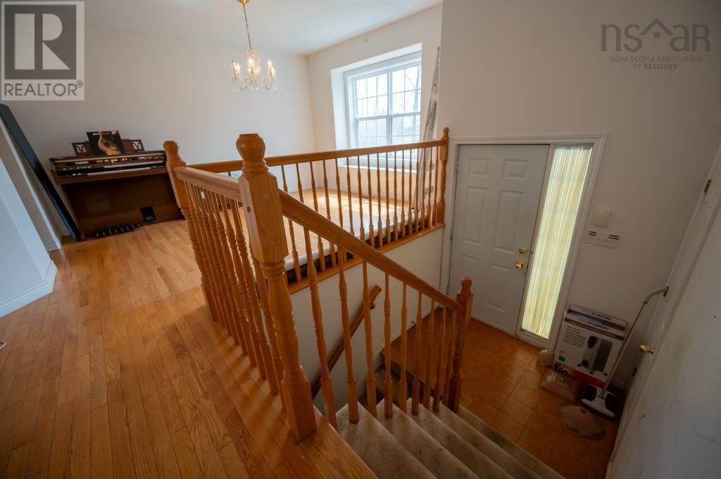 Property at 6 Anahid Drive image 2