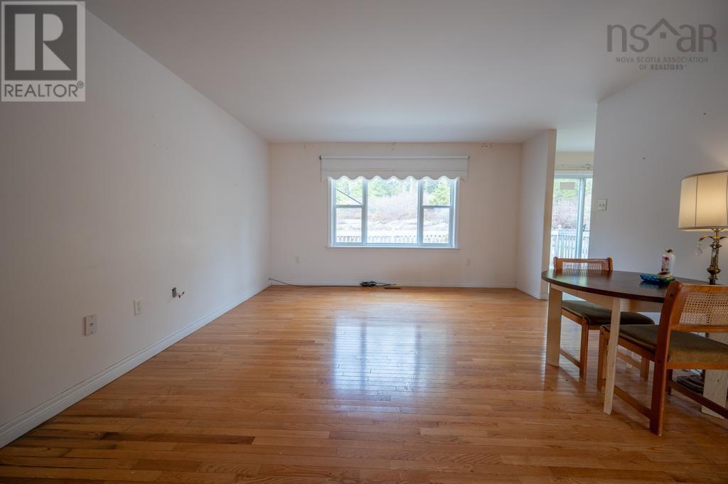 Property at 6 Anahid Drive image 5