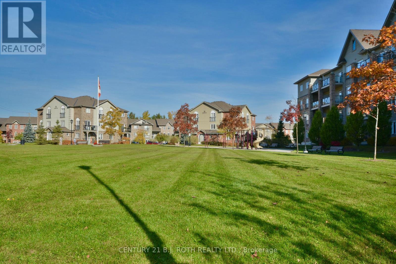 205 - 39 Ferndale Drive S, Barrie (Ardagh), Ontario  L4N 5T5 - Photo 21 - S12212658