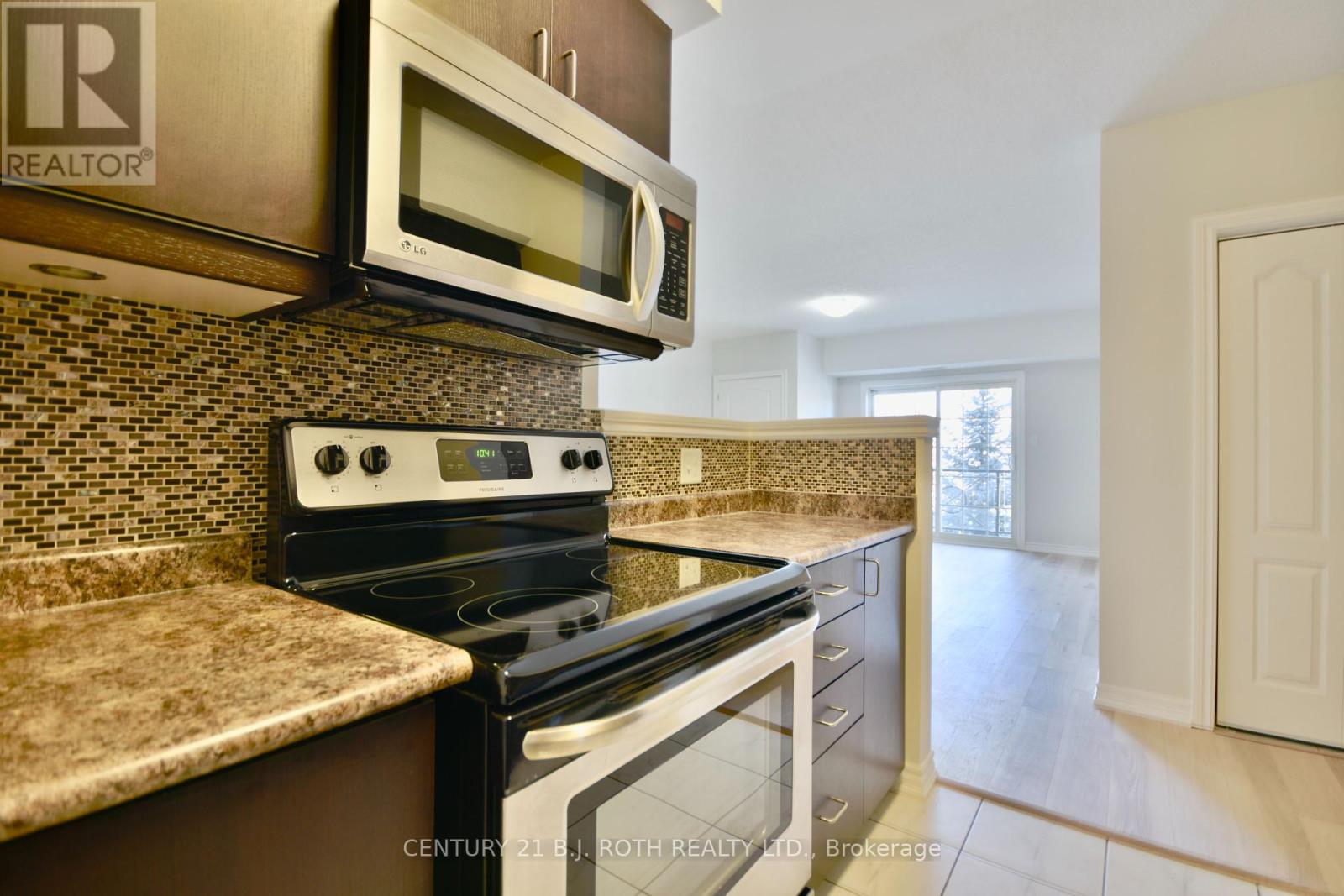 205 - 39 Ferndale Drive S, Barrie (Ardagh), Ontario  L4N 5T5 - Photo 6 - S12212658