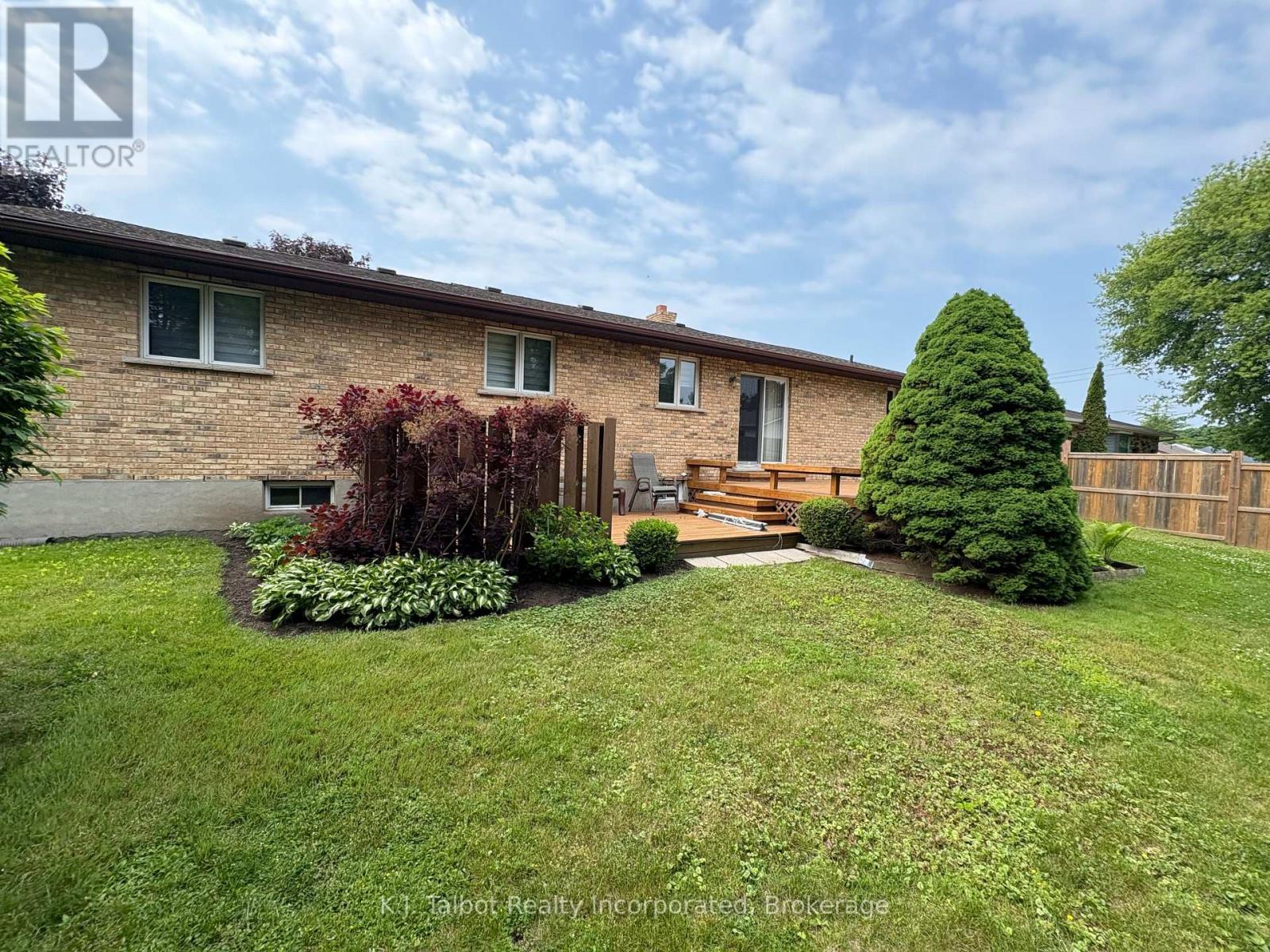 215 Bennett Street E, Goderich (Goderich (Town)), Ontario  N7A 1A8 - Photo 41 - X12053733
