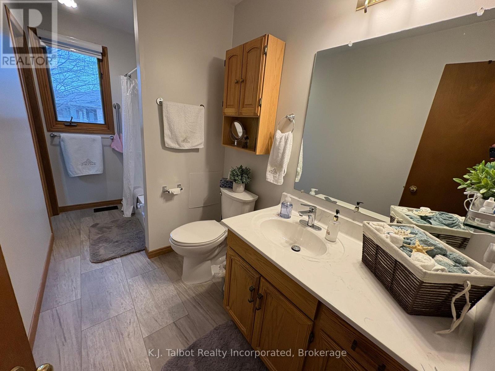 215 Bennett Street E, Goderich (Goderich (Town)), Ontario  N7A 1A8 - Photo 24 - X12053733