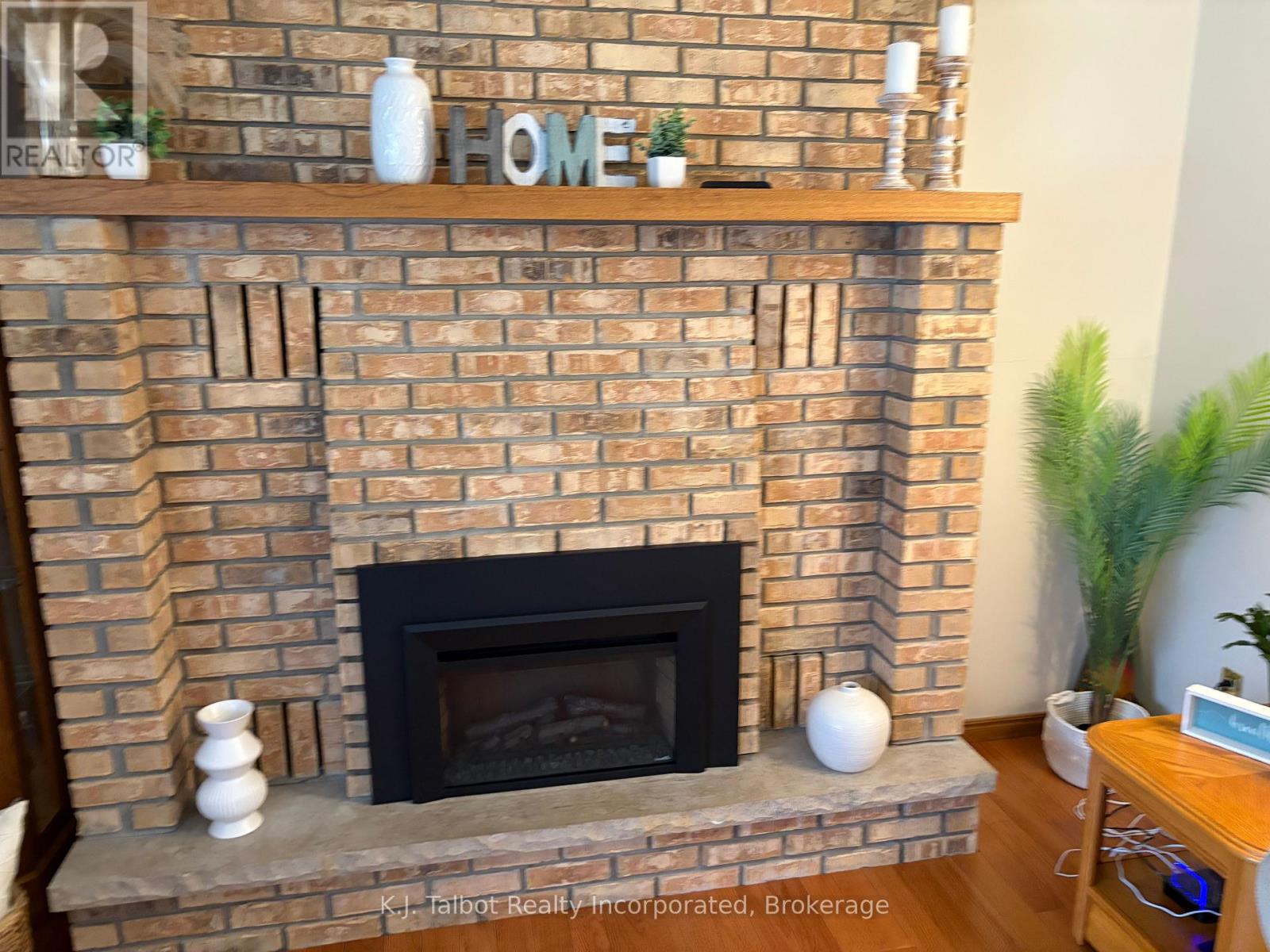 215 Bennett Street E, Goderich (Goderich (Town)), Ontario  N7A 1A8 - Photo 10 - X12053733