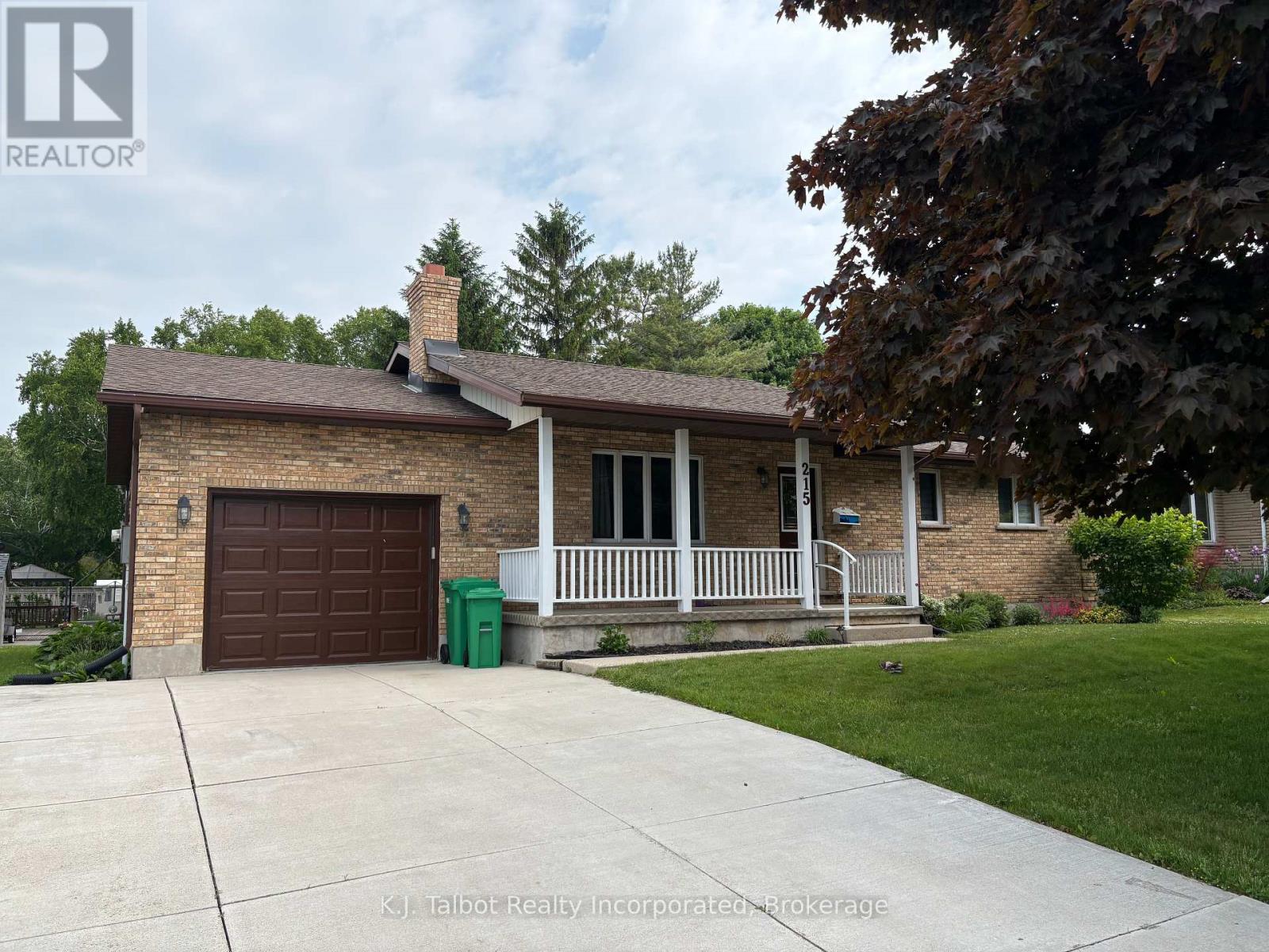 215 BENNETT STREET E, Goderich, Ontario