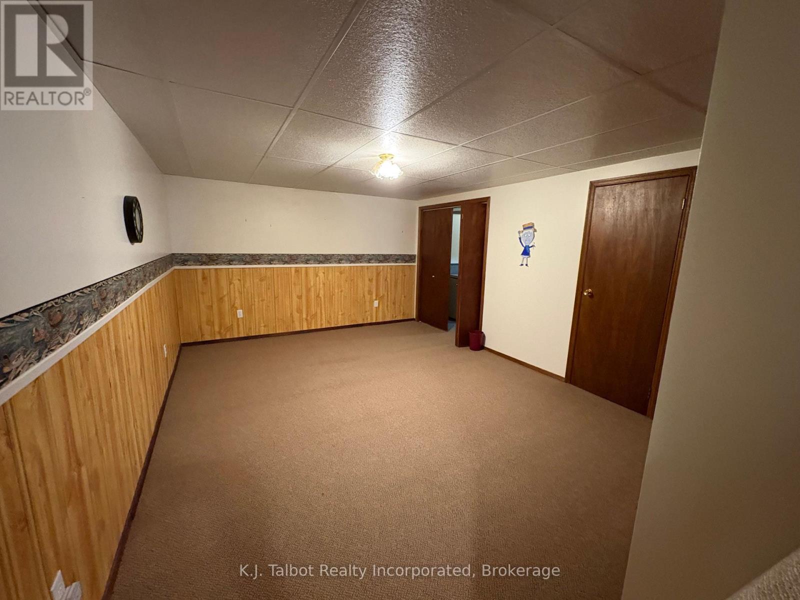 215 Bennett Street E, Goderich (Goderich (Town)), Ontario  N7A 1A8 - Photo 32 - X12053733