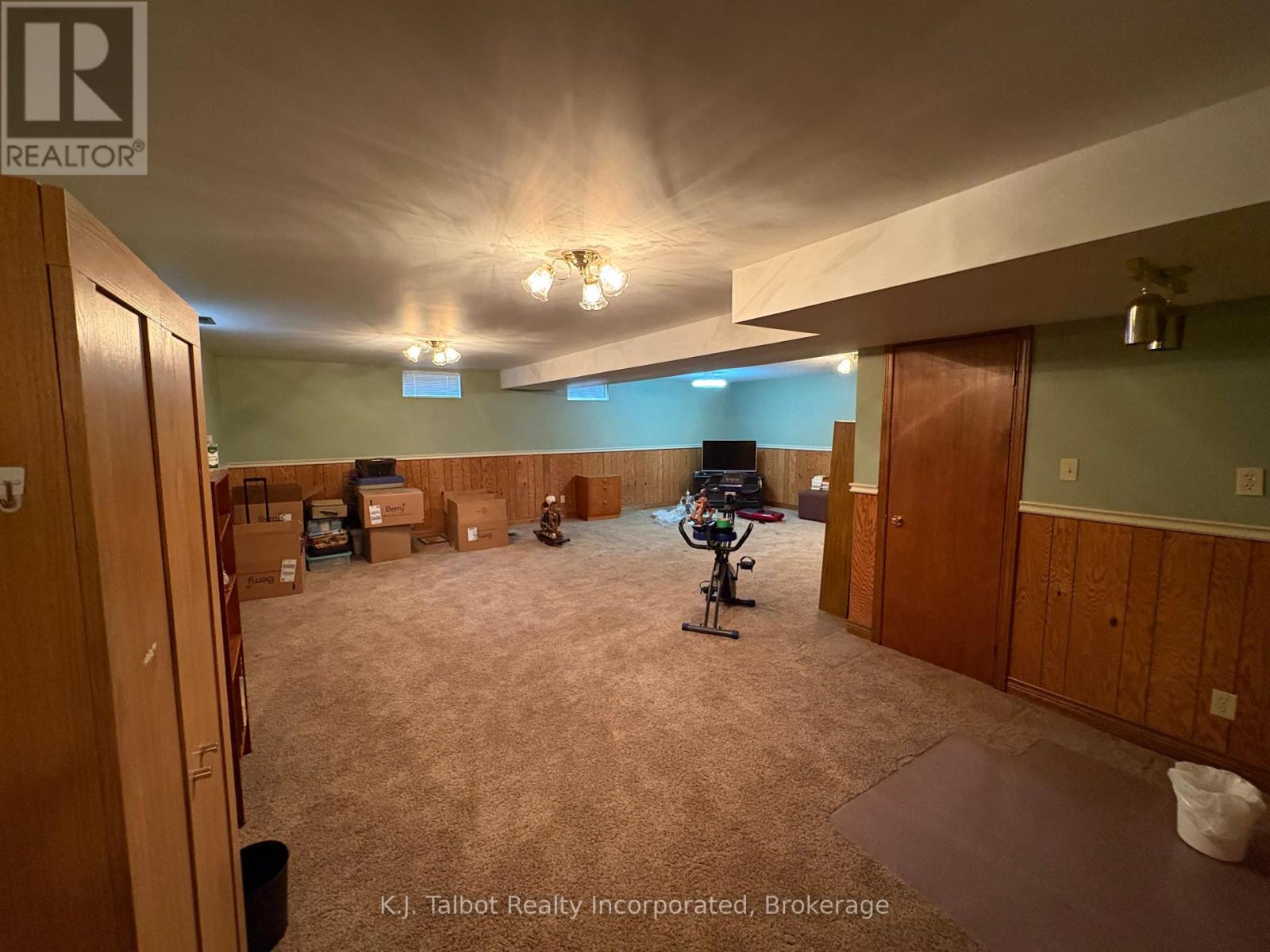 215 Bennett Street E, Goderich (Goderich (Town)), Ontario  N7A 1A8 - Photo 31 - X12053733