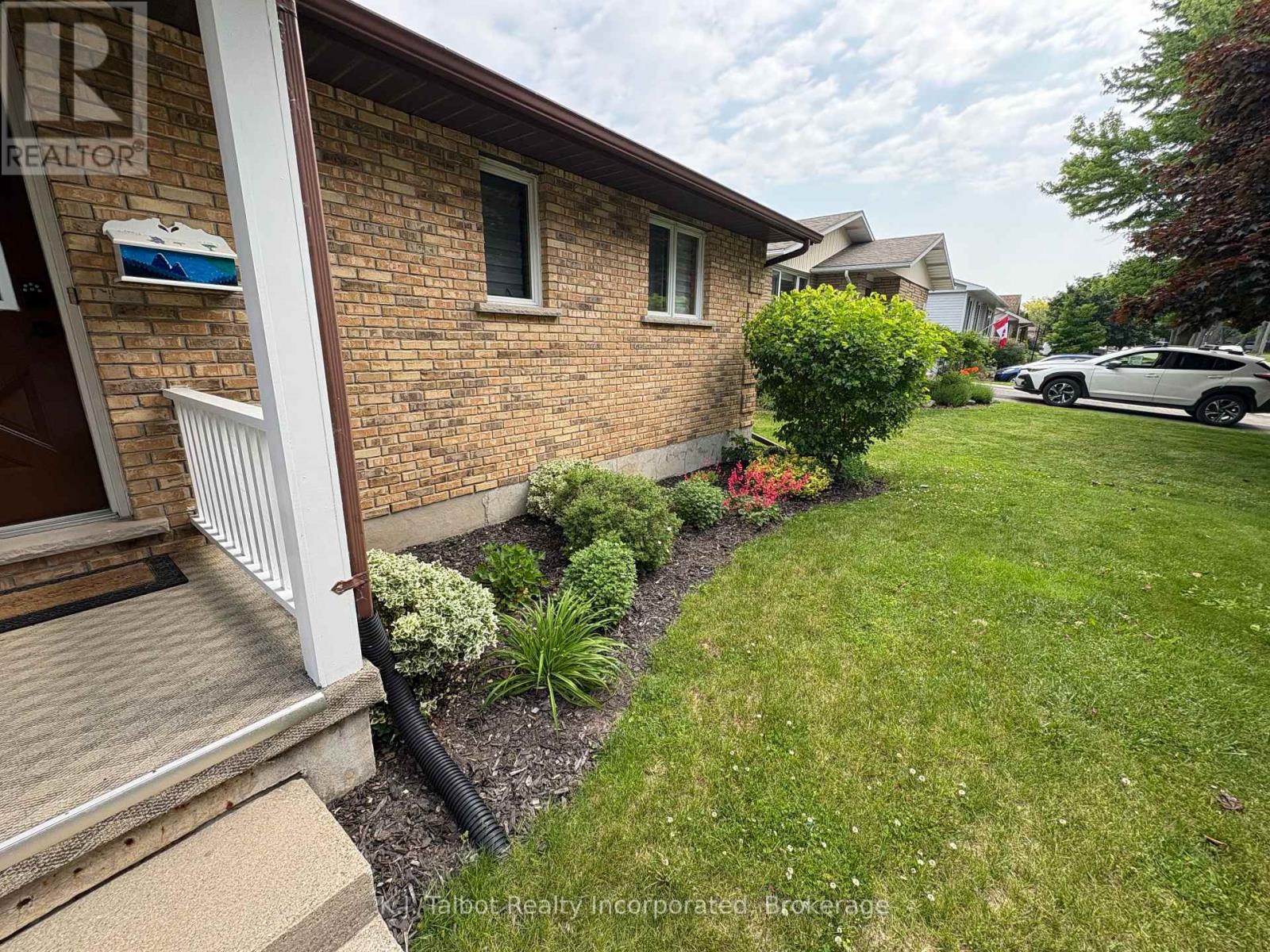 215 Bennett Street E, Goderich (Goderich (Town)), Ontario  N7A 1A8 - Photo 35 - X12053733