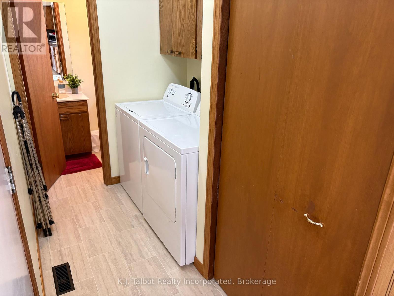 215 Bennett Street E, Goderich (Goderich (Town)), Ontario  N7A 1A8 - Photo 17 - X12053733