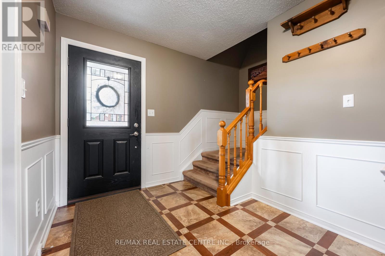 8 Passmore Avenue, Orangeville, Ontario  L9W 4E2 - Photo 12 - W12212586