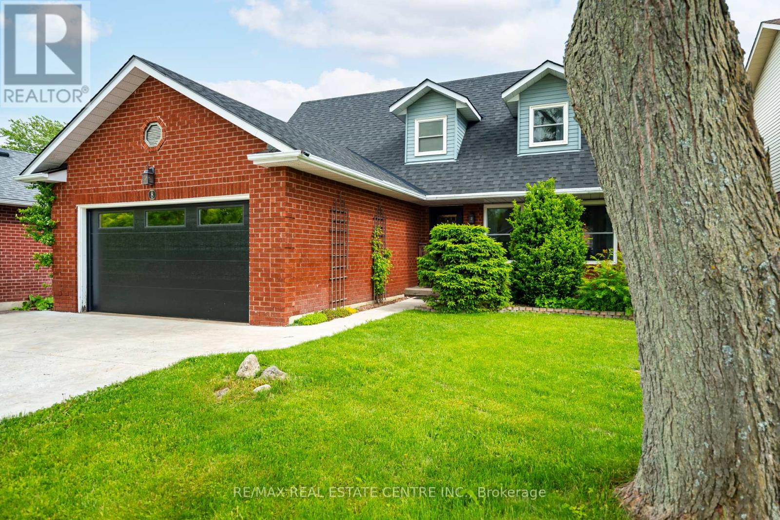 8 Passmore Avenue, Orangeville, Ontario  L9W 4E2 - Photo 2 - W12212586