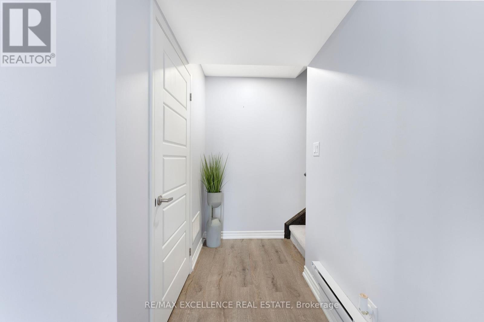 898 Ash Gate, Milton (Cb Cobban), Ontario  L9E 1R9 - Photo 5 - W12212593