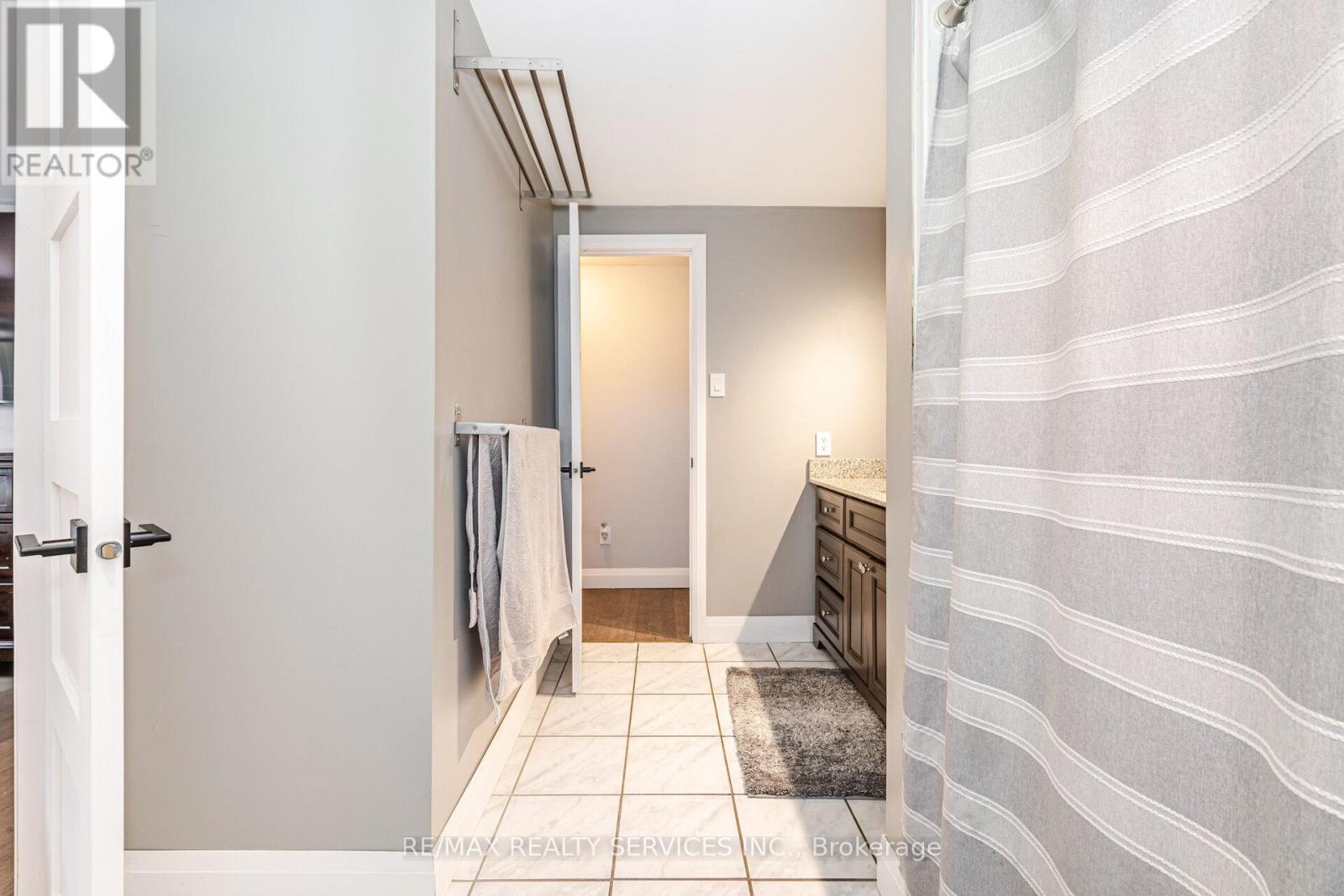 13 Royal Palm Drive, Brampton (Heart Lake East), Ontario  L6Z 1P1 - Photo 19 - W12212615