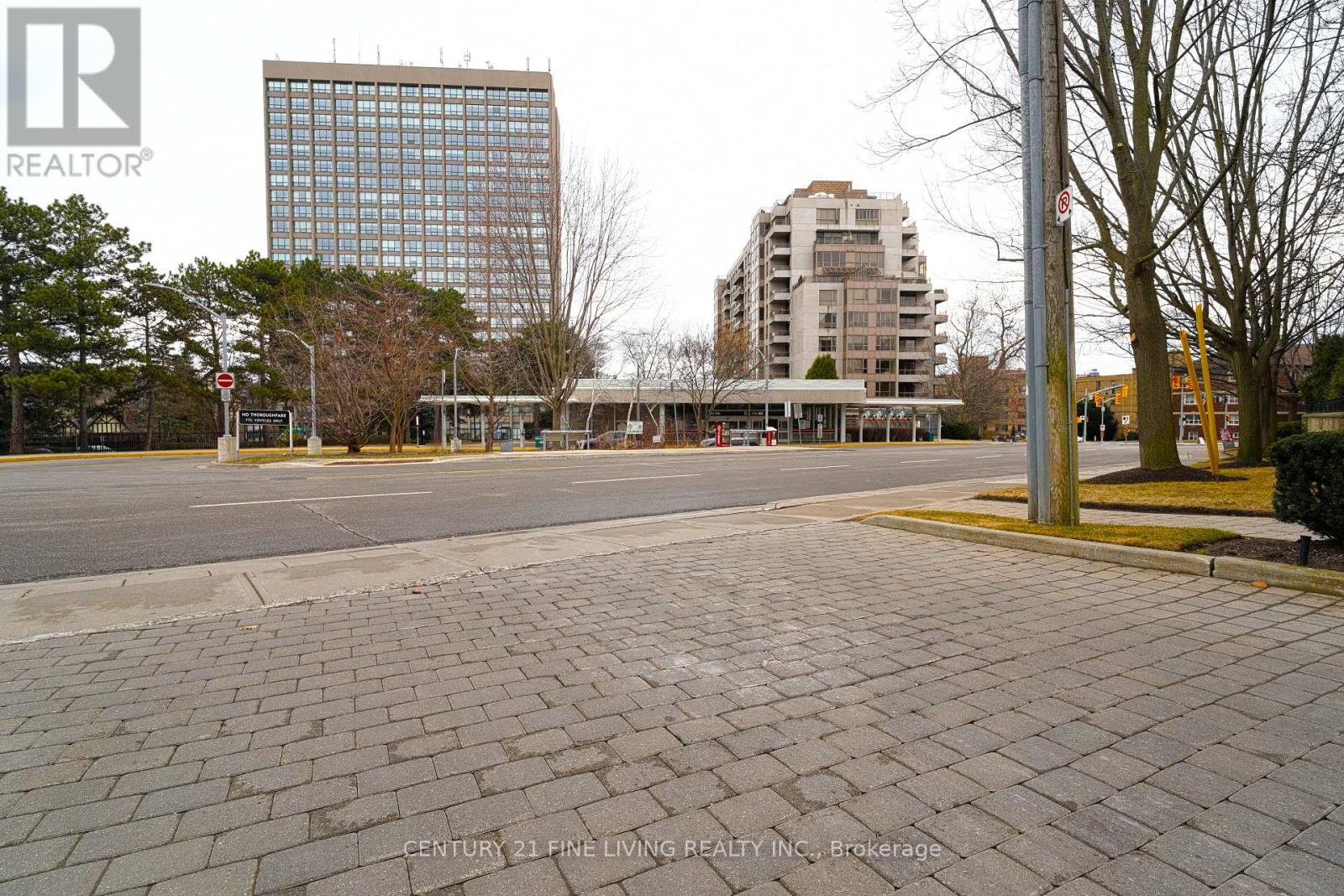 10 Old Mill Trail E, Toronto (Kingsway South), Ontario  M8X 2Y9 - Photo 19 - W12212625