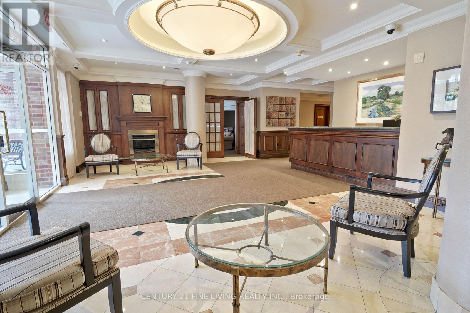 10 Old Mill Trail E, Toronto (Kingsway South), Ontario  M8X 2Y9 - Photo 4 - W12212625