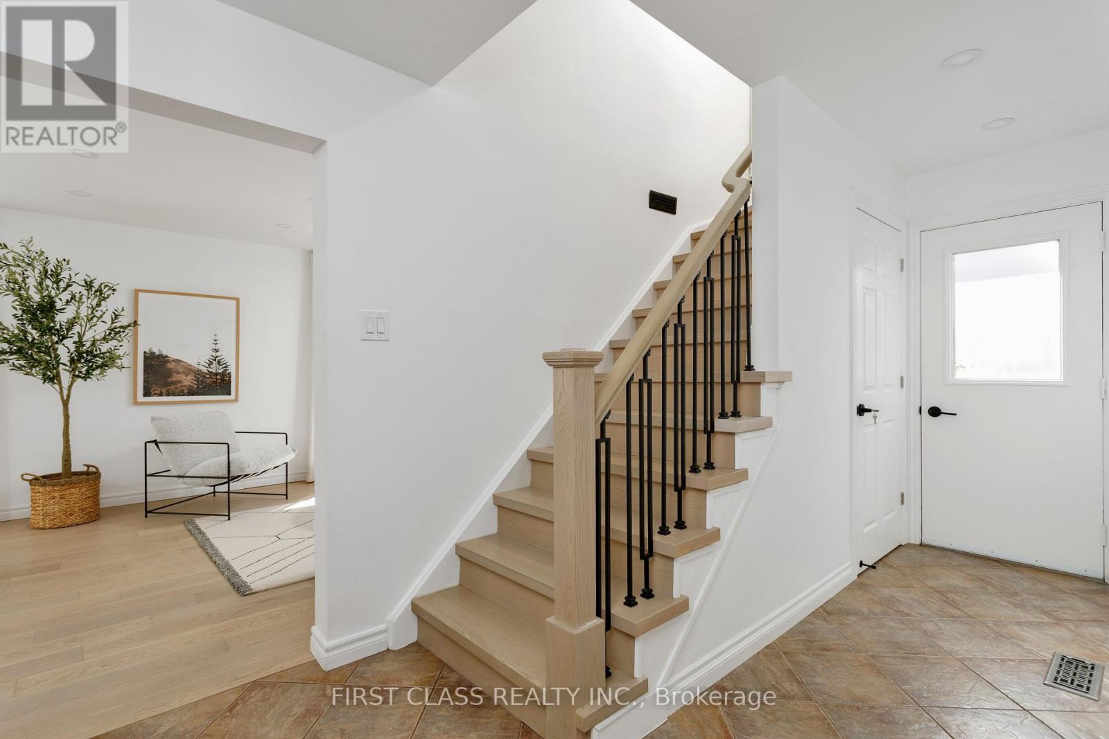 4240 Taffey Crescent, Mississauga (Erin Mills), Ontario  L5L 2J2 - Photo 12 - W12212638