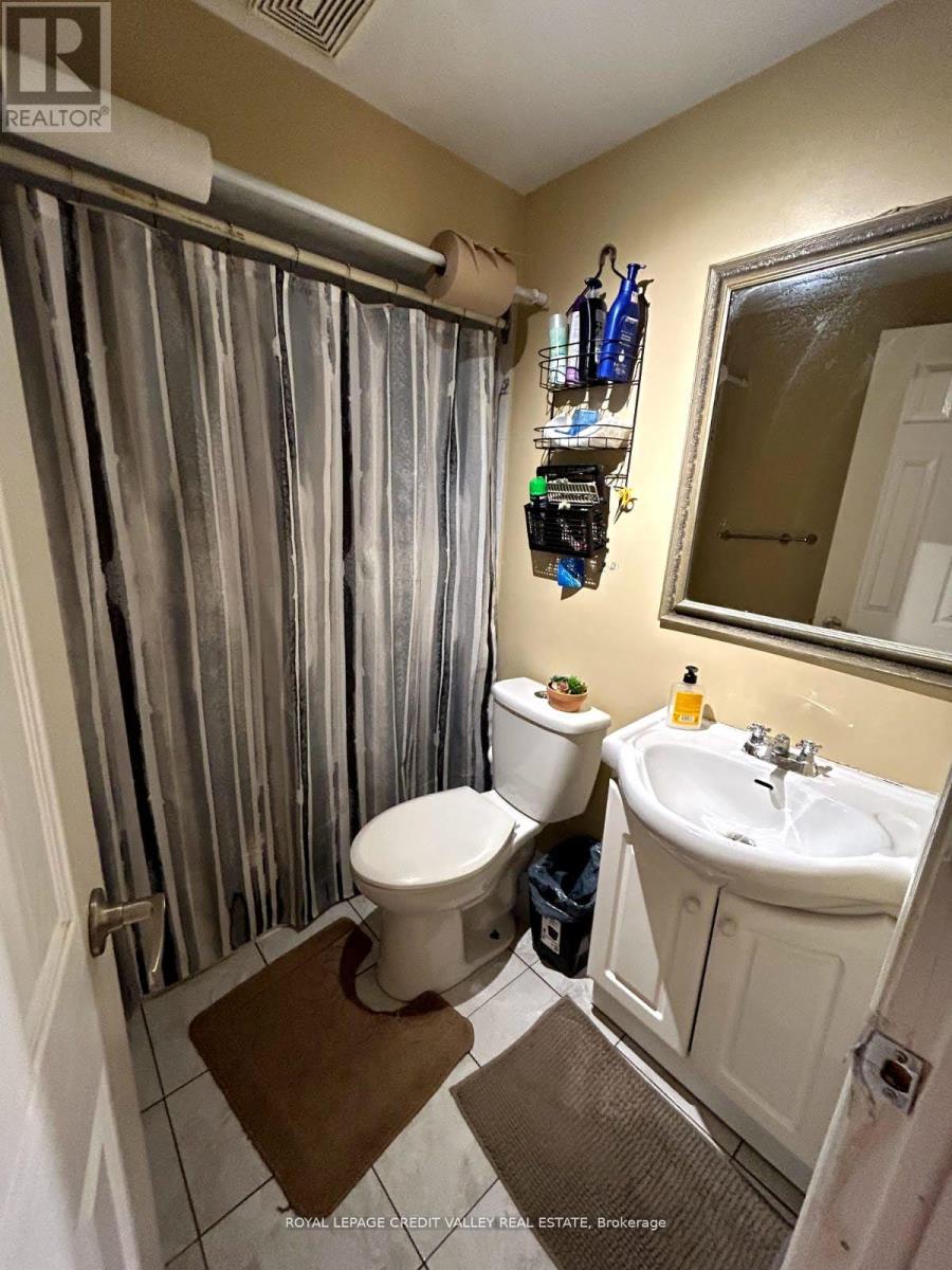 95 Mullis Crescent, Brampton (Fletcher's West), Ontario  L6Y 4T1 - Photo 8 - W12212653