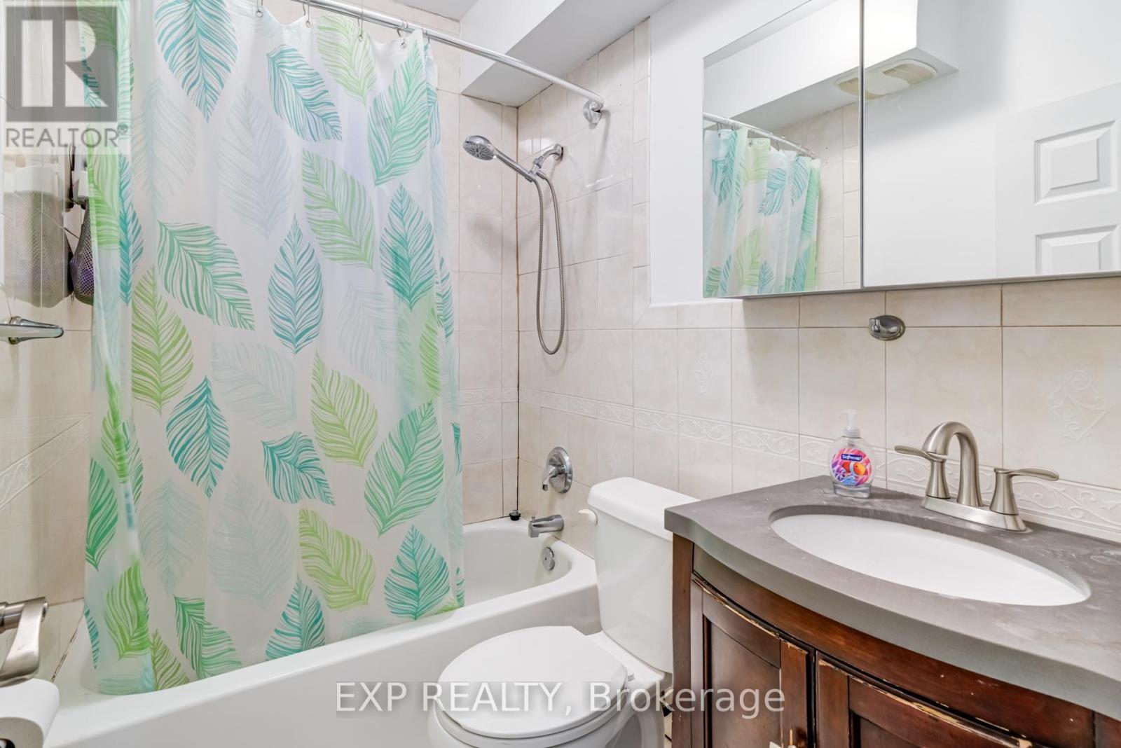 3 Jodphur Avenue, Toronto (Humberlea-Pelmo Park), Ontario  M9M 2J3 - Photo 14 - W12212679