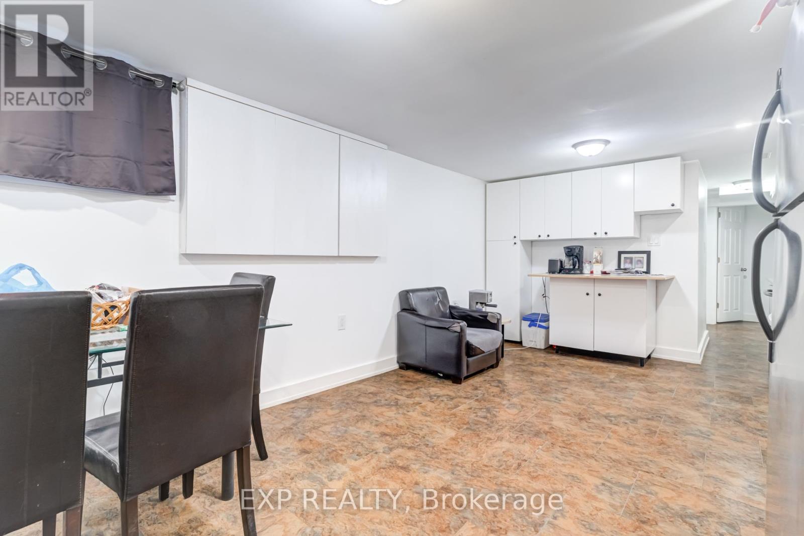3 Jodphur Avenue, Toronto (Humberlea-Pelmo Park), Ontario  M9M 2J3 - Photo 17 - W12212679