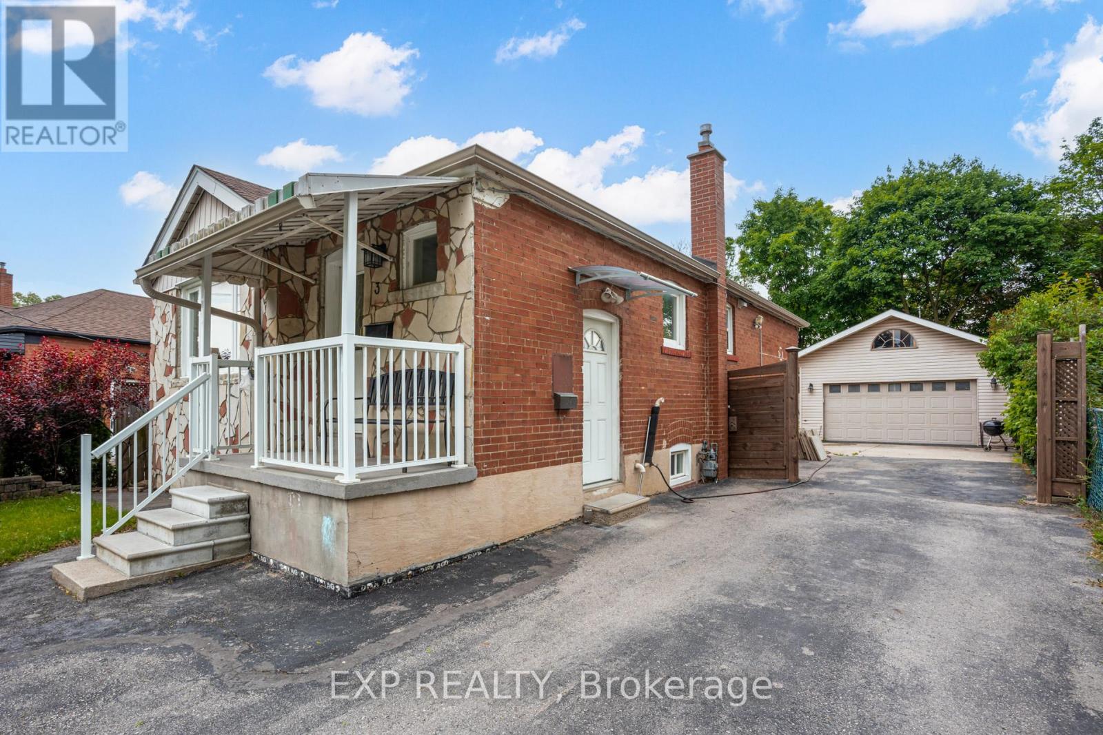 3 Jodphur Avenue, Toronto (Humberlea-Pelmo Park), Ontario  M9M 2J3 - Photo 2 - W12212679