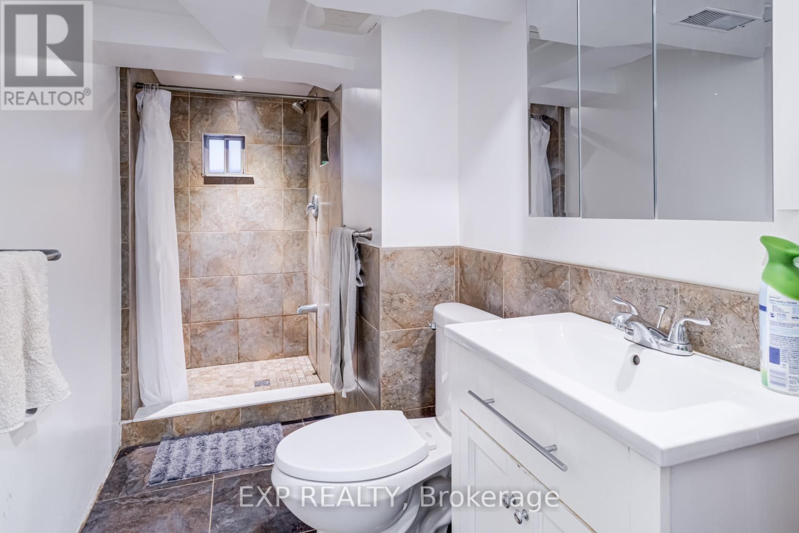 3 Jodphur Avenue, Toronto (Humberlea-Pelmo Park), Ontario  M9M 2J3 - Photo 20 - W12212679