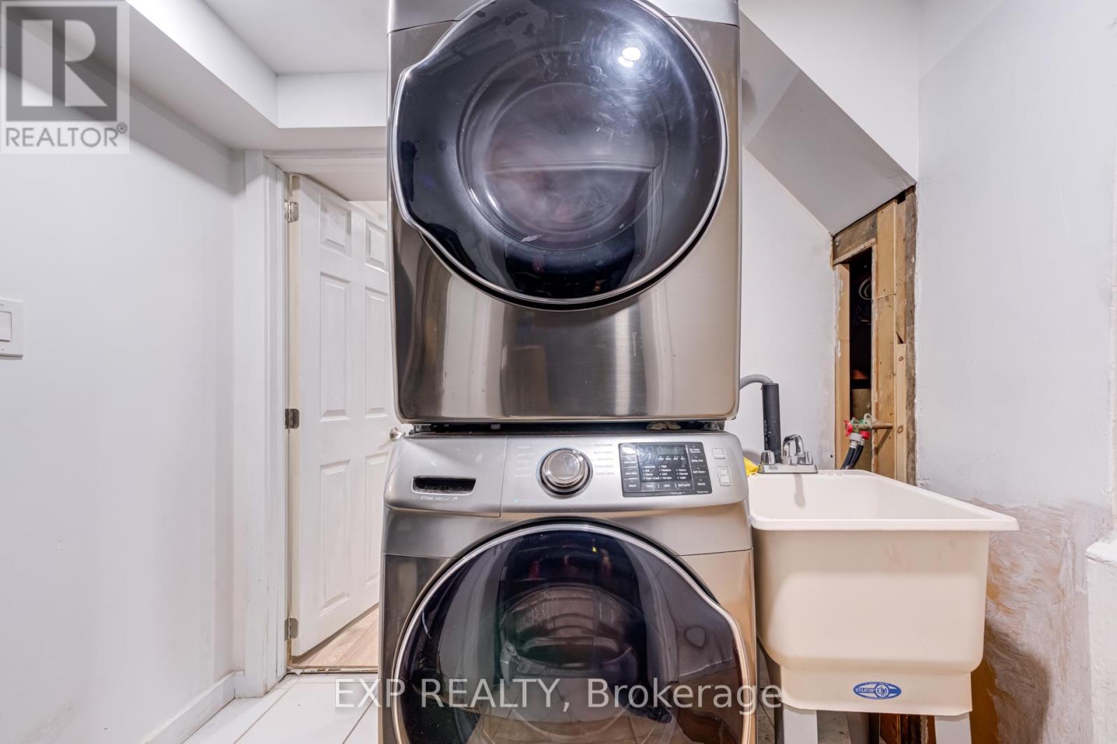 3 Jodphur Avenue, Toronto (Humberlea-Pelmo Park), Ontario  M9M 2J3 - Photo 22 - W12212679