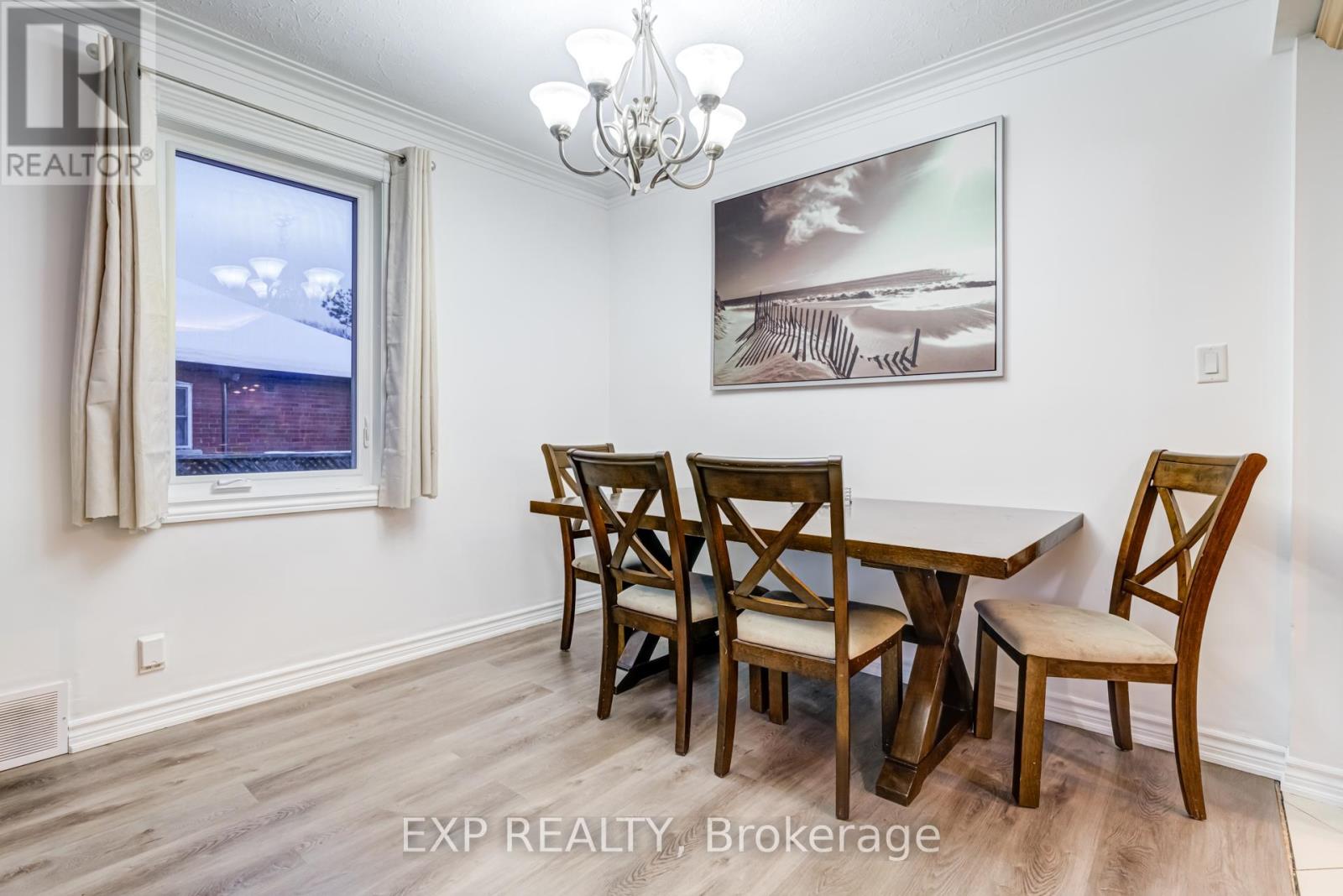 3 Jodphur Avenue, Toronto (Humberlea-Pelmo Park), Ontario  M9M 2J3 - Photo 6 - W12212679