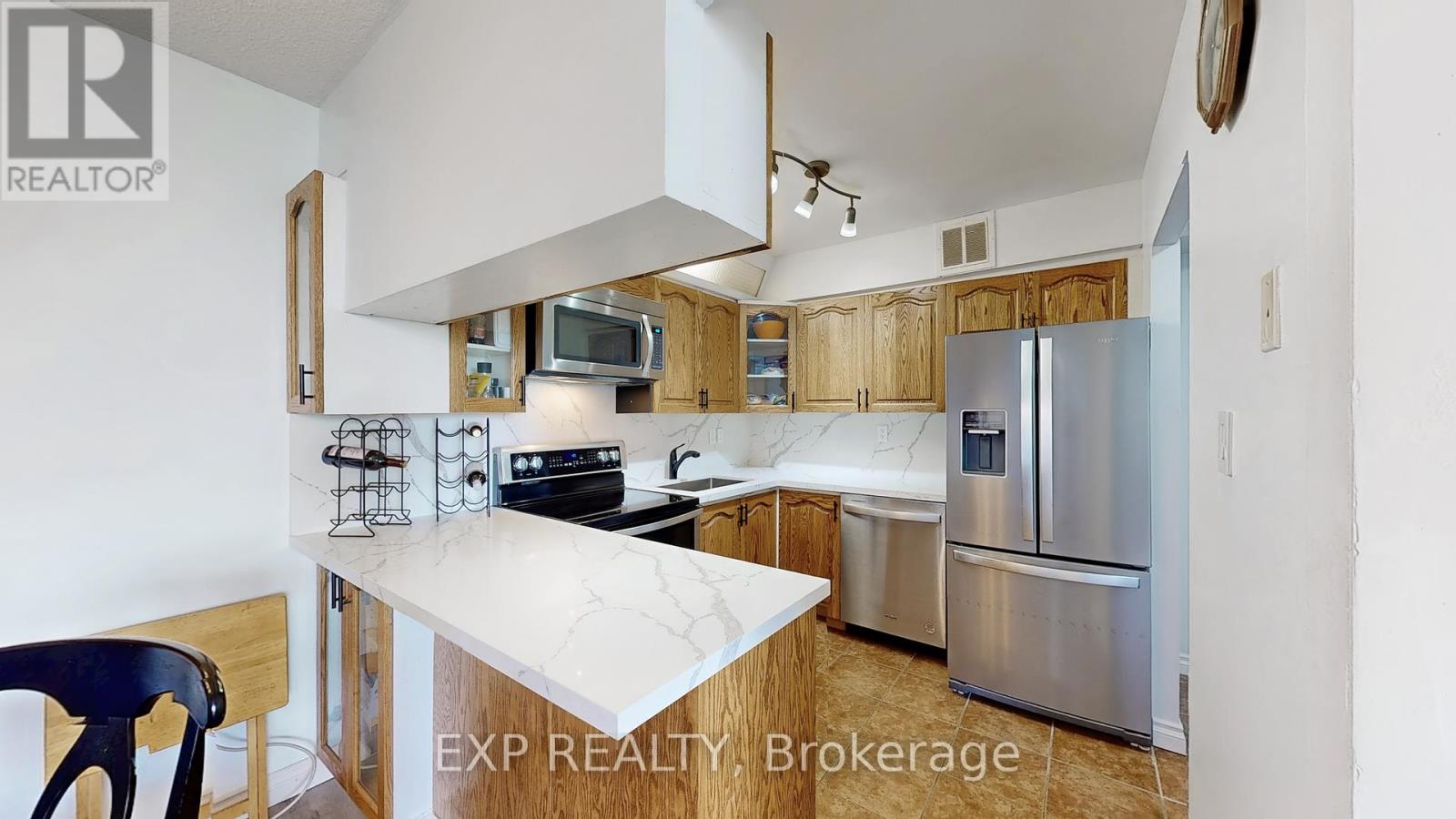 1007 - 330 Dixon Road, Toronto (Kingsview Village-The Westway), Ontario  M9R 1S9 - Photo 6 - W12212680