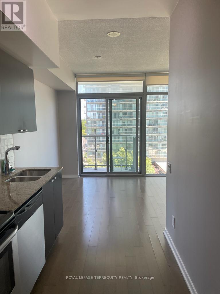 713 - 105 The Queensway, Toronto (High Park-Swansea), Ontario  M6S 5B5 - Photo 10 - W12212696