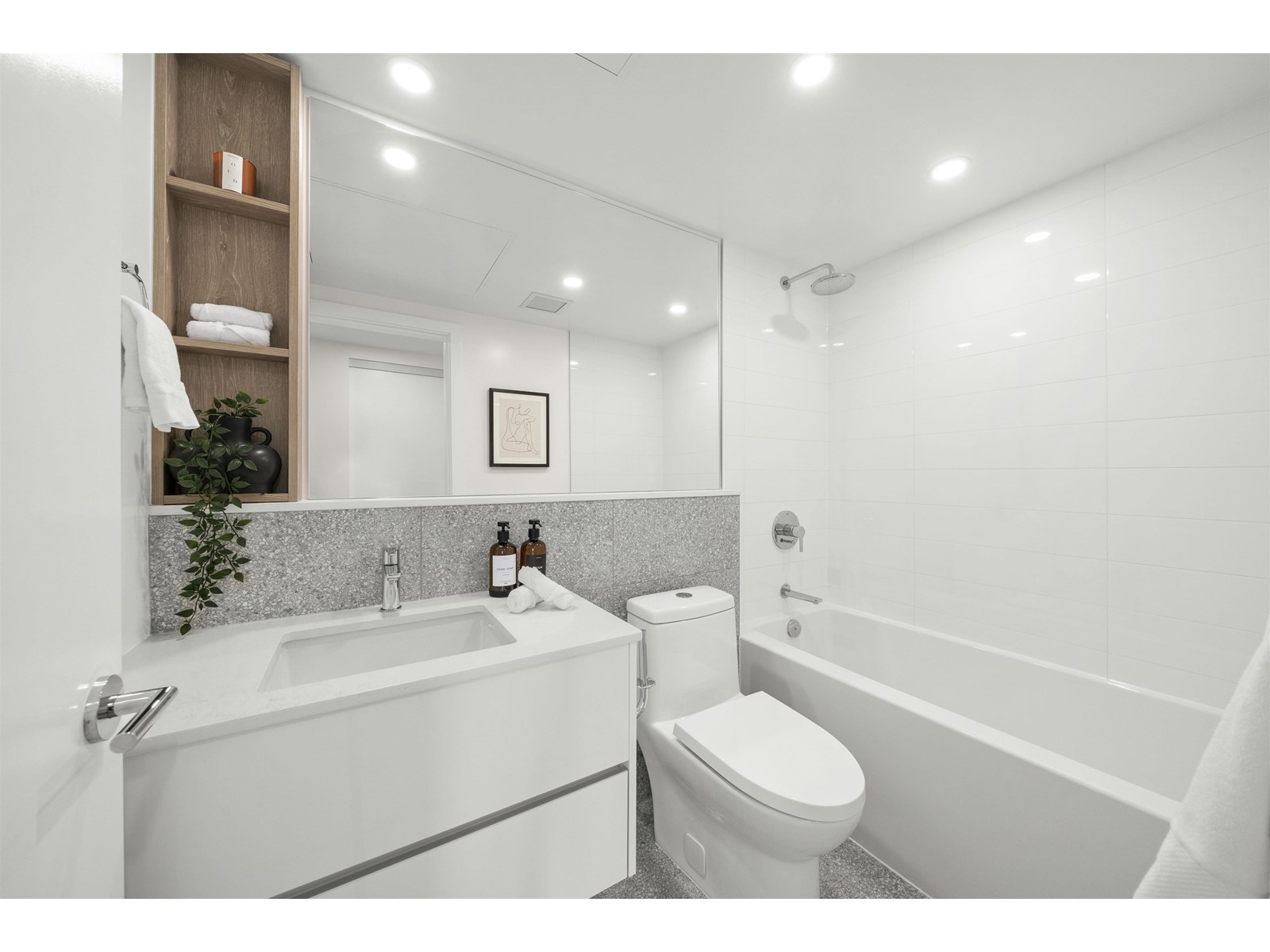 2401 10428 Whalley Boulevard, Surrey, British Columbia  V3T 1W6 - Photo 16 - R3014216