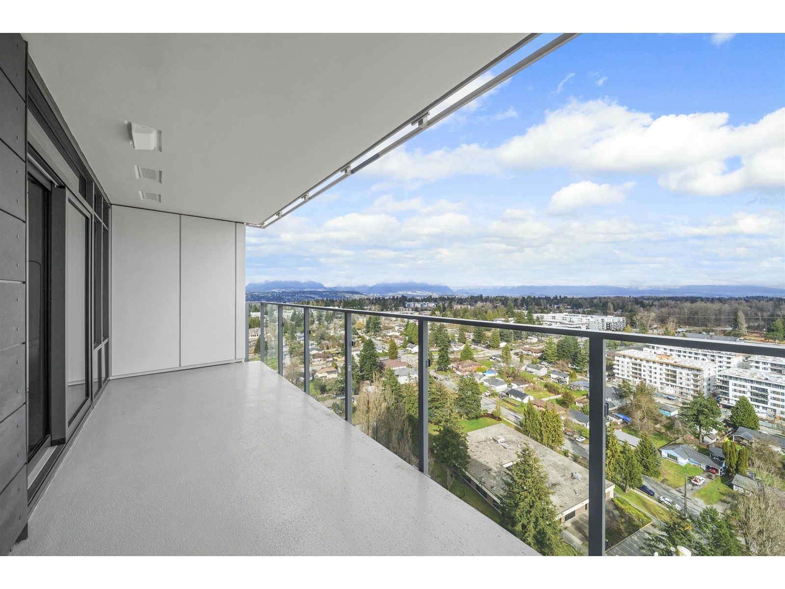 2401 10428 Whalley Boulevard, Surrey, British Columbia  V3T 1W6 - Photo 22 - R3014216