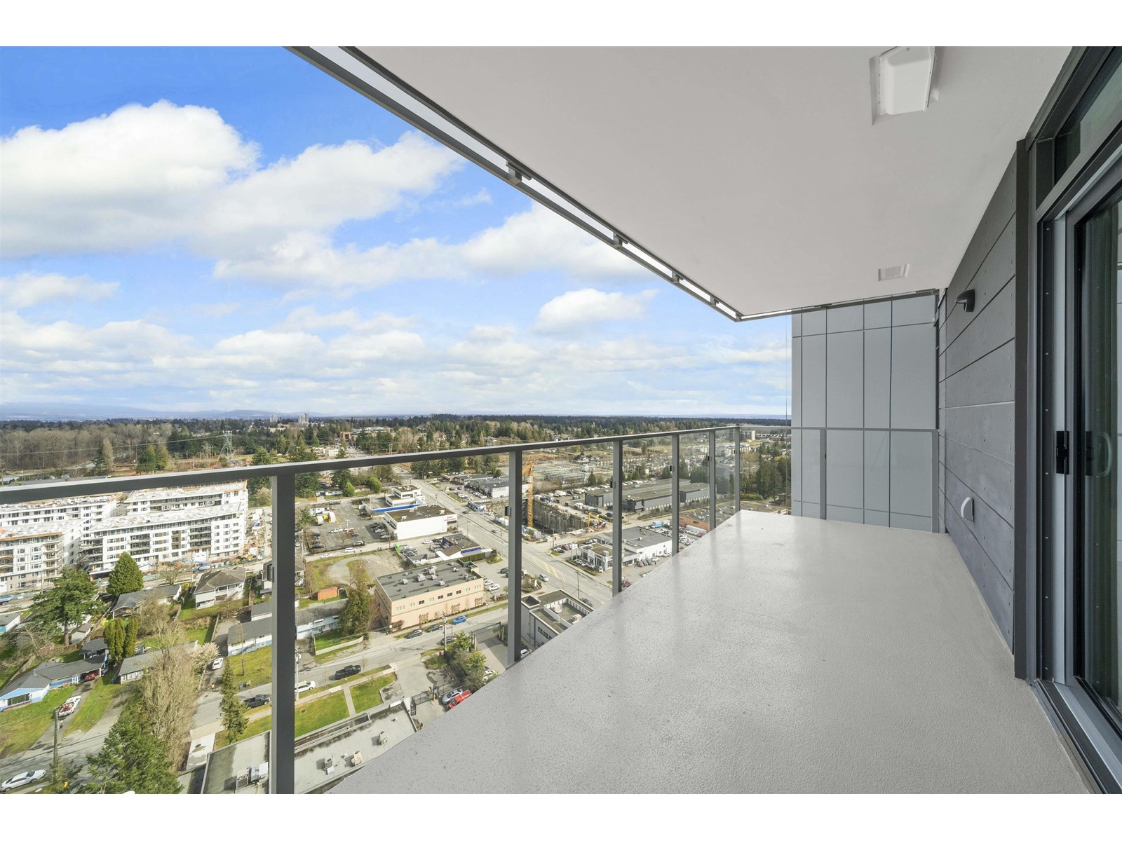 2401 10428 Whalley Boulevard, Surrey, British Columbia  V3T 1W6 - Photo 23 - R3014216