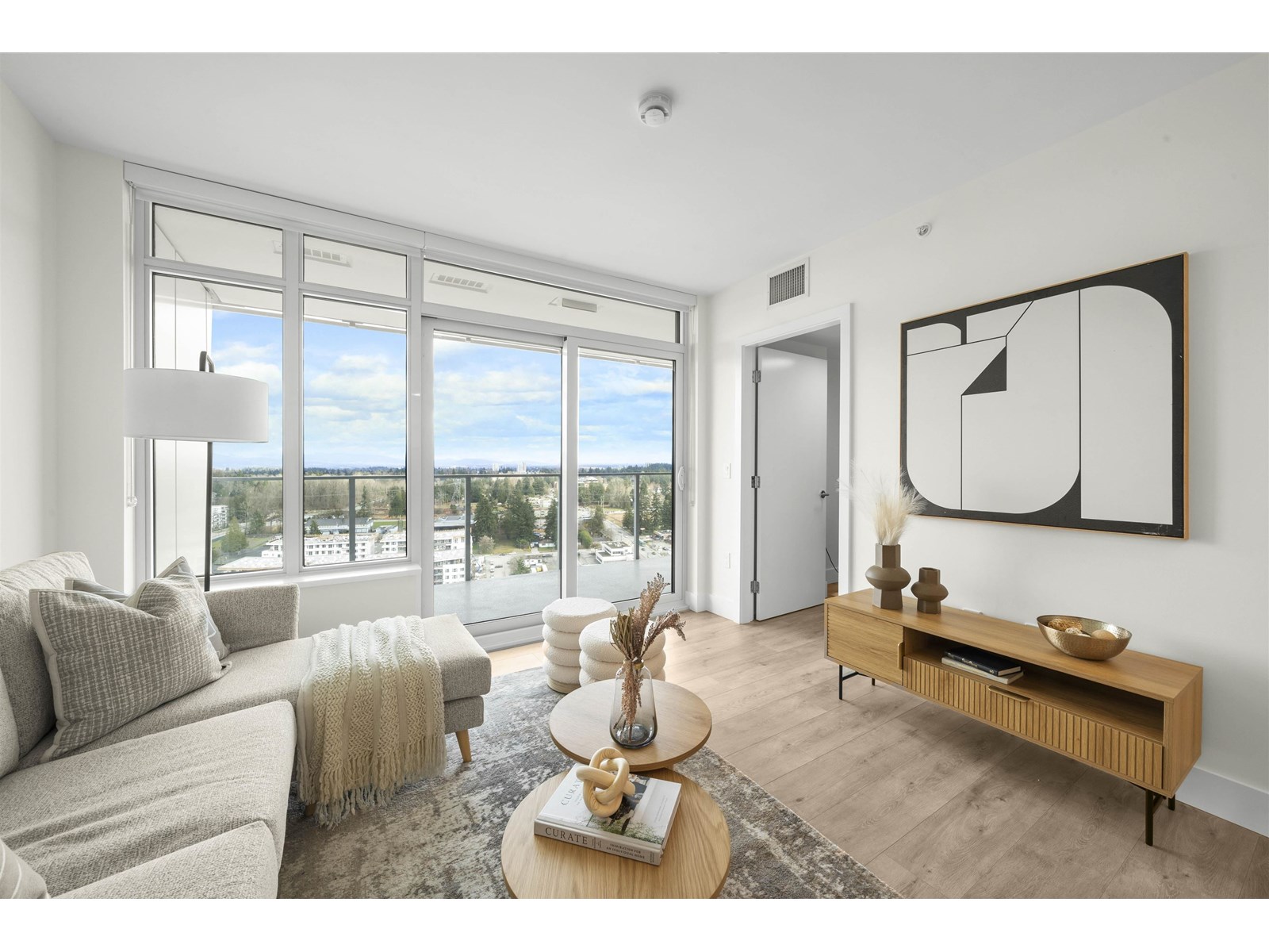 2401 10428 Whalley Boulevard, Surrey, British Columbia  V3T 1W6 - Photo 4 - R3014216