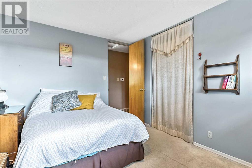 2628 Lionel Crescent Sw, Calgary, Alberta  T3E 6B1 - Photo 14 - A2229831