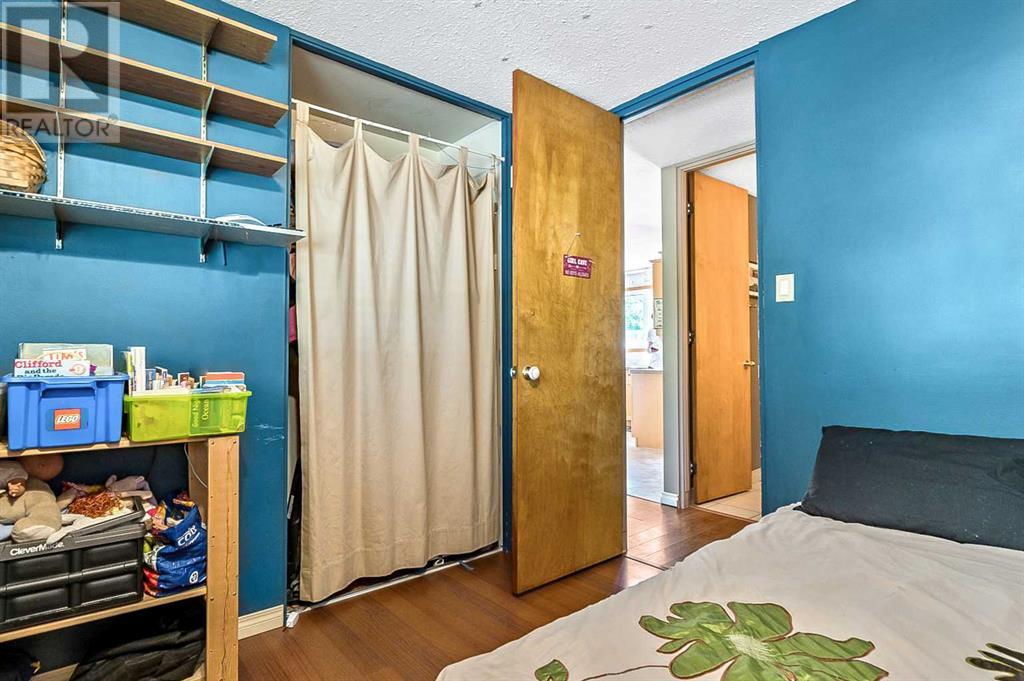 2628 Lionel Crescent Sw, Calgary, Alberta  T3E 6B1 - Photo 17 - A2229831