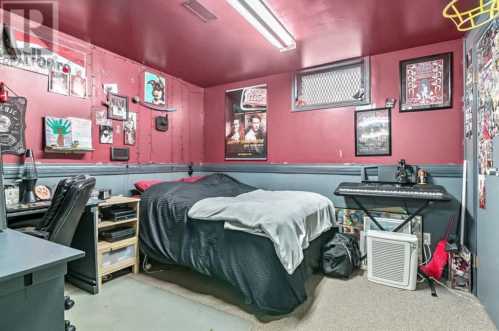 2628 Lionel Crescent Sw, Calgary, Alberta  T3E 6B1 - Photo 26 - A2229831