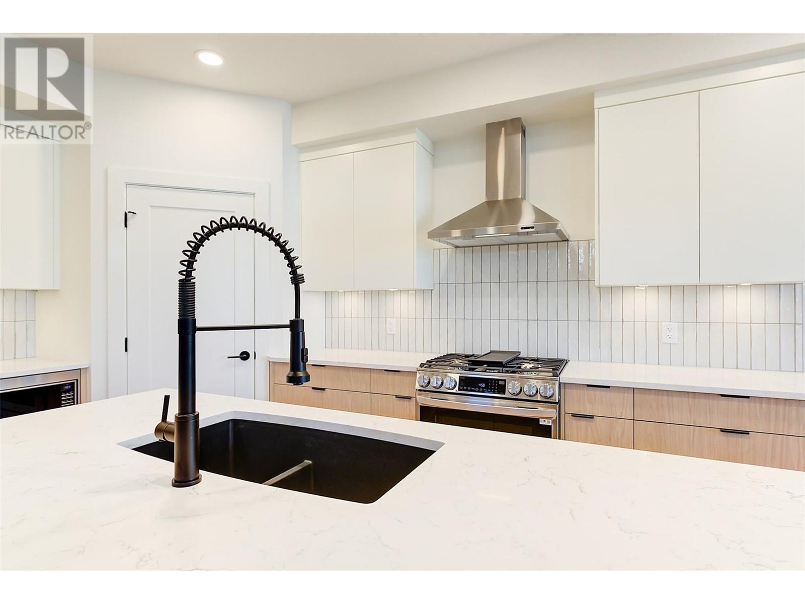 857 Kinnear Court, Kelowna, British Columbia  V1Y 8A9 - Photo 34 - 10351691