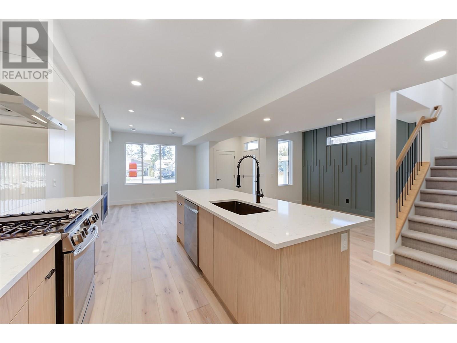 857 Kinnear Court, Kelowna, British Columbia  V1Y 8A9 - Photo 40 - 10351691